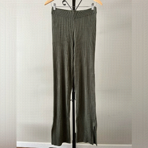 Gap Mid Rise Split Flare Sweater Pants, Size Medium.